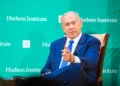 Israeli Prime Minister Benjamin Netanyahu receives the Hudson Institute’s Herman Kahn Award at the Plaza Hotel in New York on September 22, 2016.