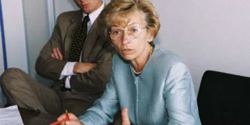 Emma Bonino appears in a portrait photograph taken in Strasbourg during her European Parliament activities in 1996.