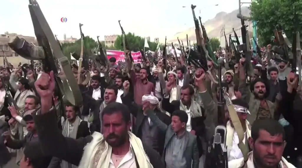 Houthi supporters protest Saudi-led coalition airstrikes in Sana'a, Yemen, on September 4, 2015.