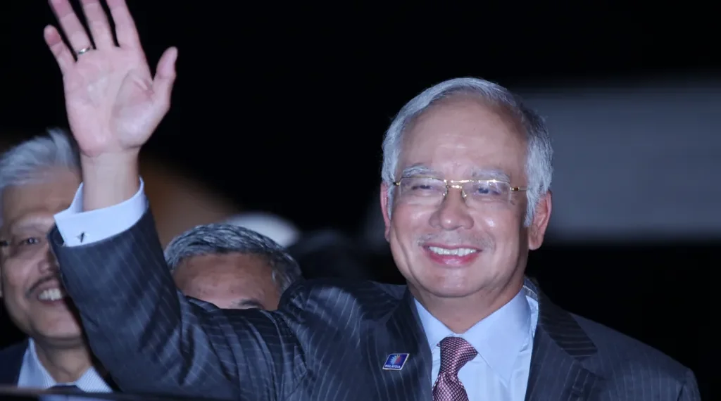 Najib Razak arrives in Bali, Indonesia, for the 2013 Asia-Pacific Economic Cooperation summit on October 6, 2013.