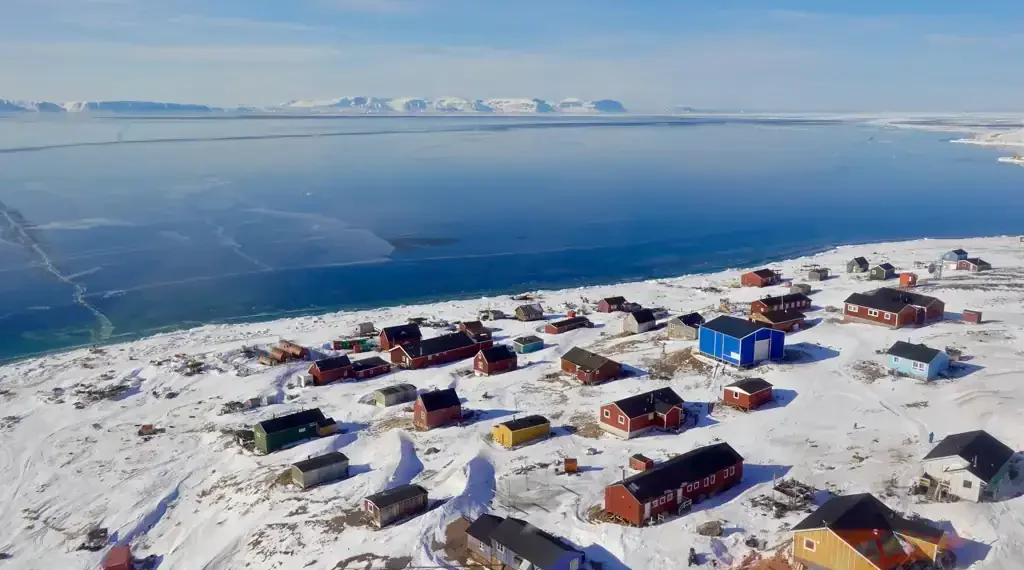 View over the small community of Siorapaluk, Greenland, photographed on April 24, 2025, by Bruno Rijsman.