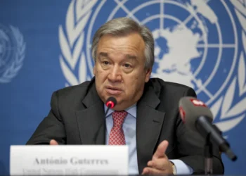 António Guterres and Anne C. Richard brief international media in Geneva after visiting Burkina Faso to assess conditions facing Malian refugees in August 2012.