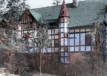 Historic photograph of the Chi Phi Lodge at Cornell University in Ithaca, New York, dating to 1908.