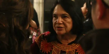 Community organizer Dolores Huerta answers questions from University of Chicago students after delivering a keynote address on human rights on April 8, 2009.