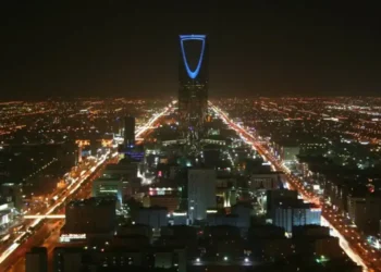 Kingdom Centre tower in Riyadh, Saudi Arabia, photographed at night by BroadArrow in 2007.