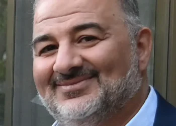 Mansour Abbas at a U.S. Embassy Jerusalem Iftar gathering hosted by Ambassador Thomas Nides on April 3, 2023.