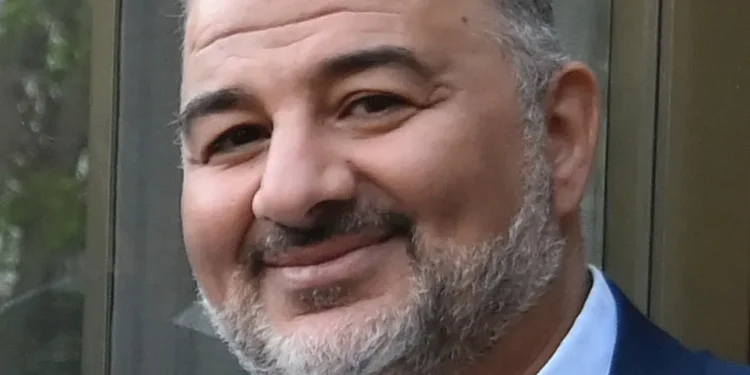 Mansour Abbas at a U.S. Embassy Jerusalem Iftar gathering hosted by Ambassador Thomas Nides on April 3, 2023.
