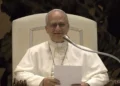 Pope Leo XIV attends an audience with members of the media on May 12, 2025, in a photograph taken by Edgar Beltrán.
