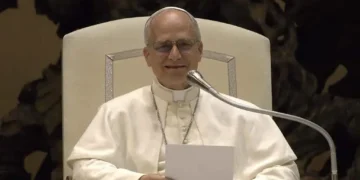 Pope Leo XIV attends an audience with members of the media on May 12, 2025, in a photograph taken by Edgar Beltrán.
